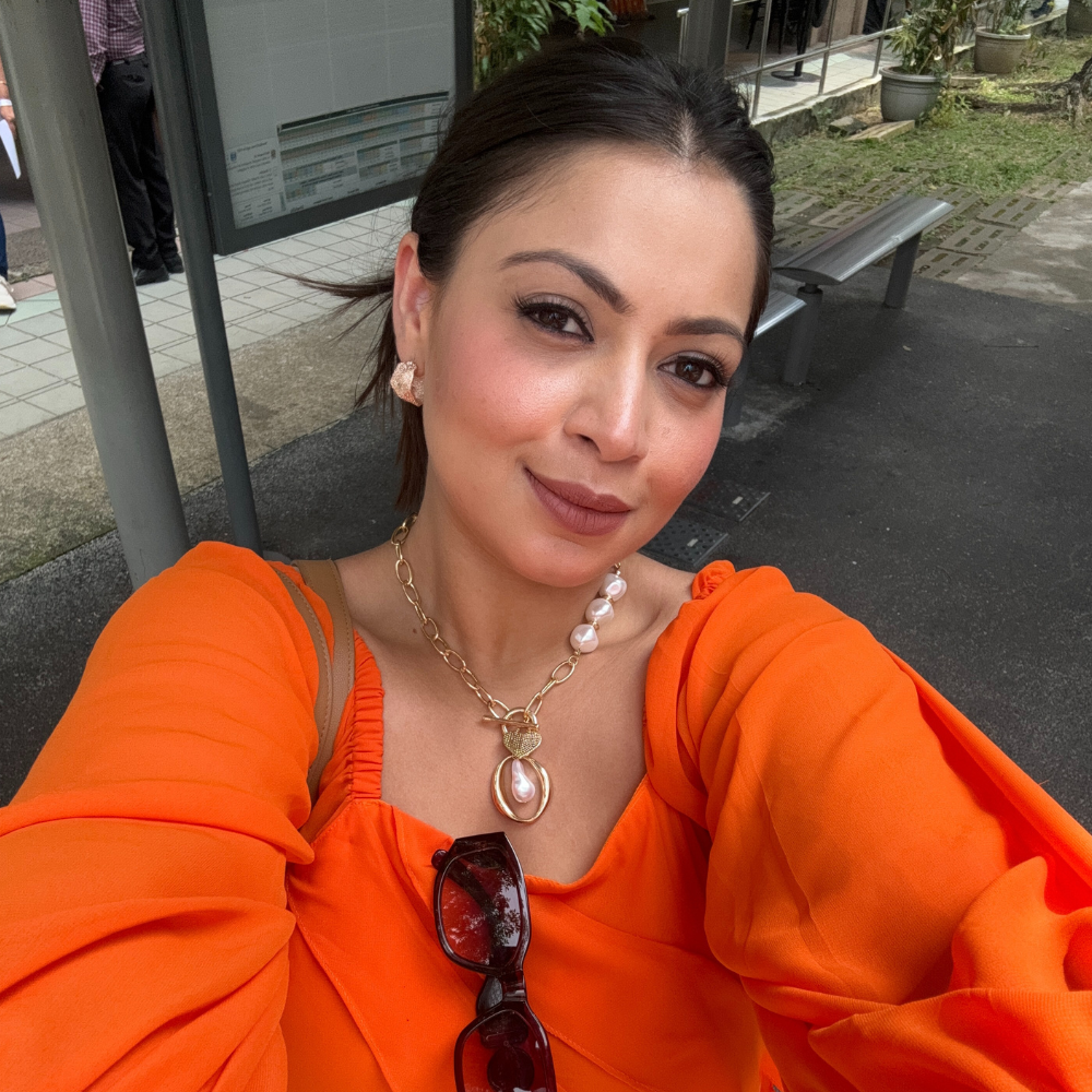 Pearl in Oval Hearty Necklace