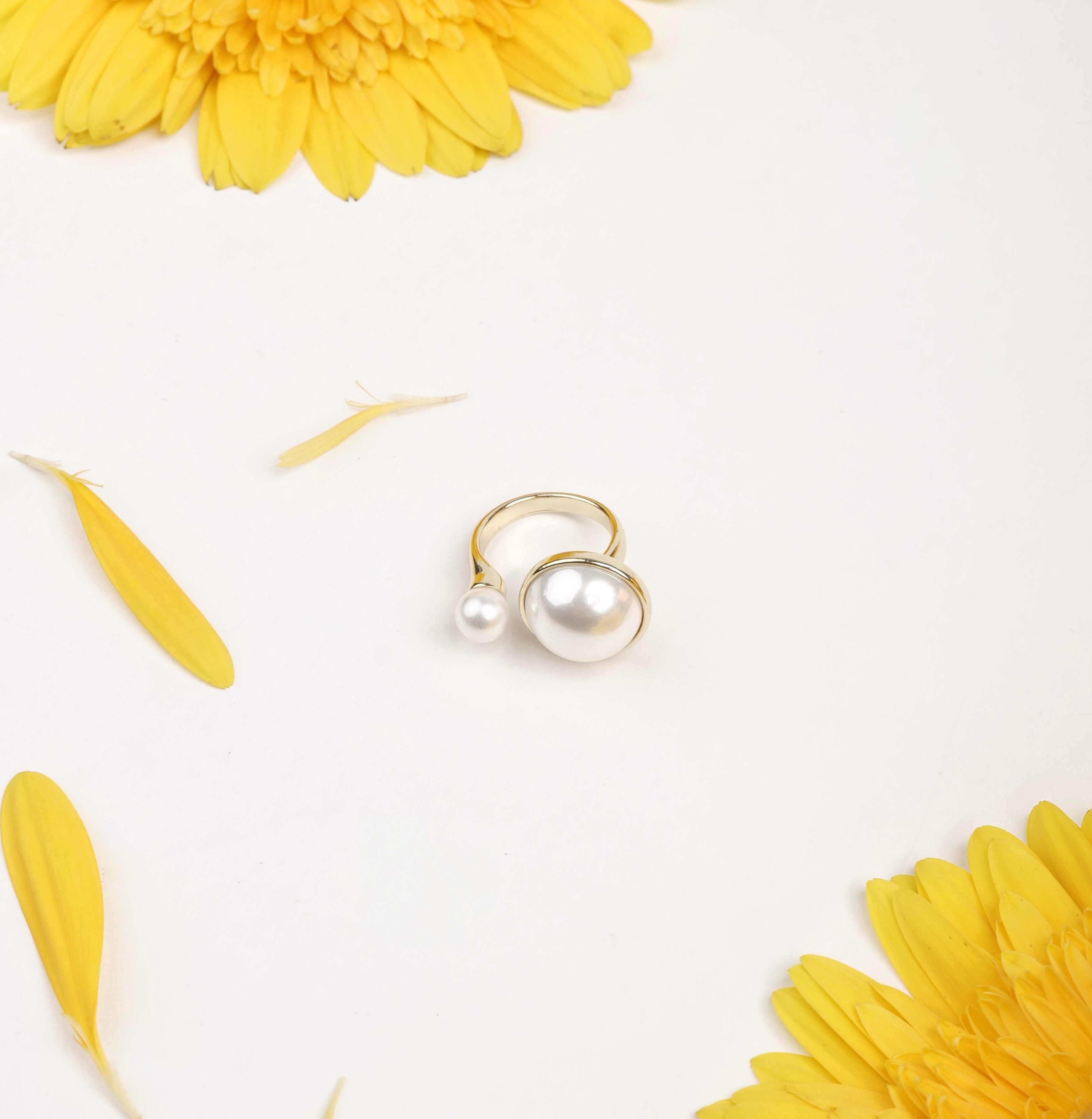 Front Opened Pearl Ring