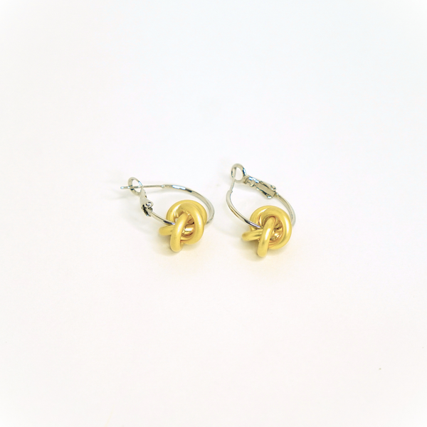 Dual Knot Hoops