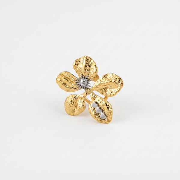 The Botanica Ring ring by Nashira, shown close up