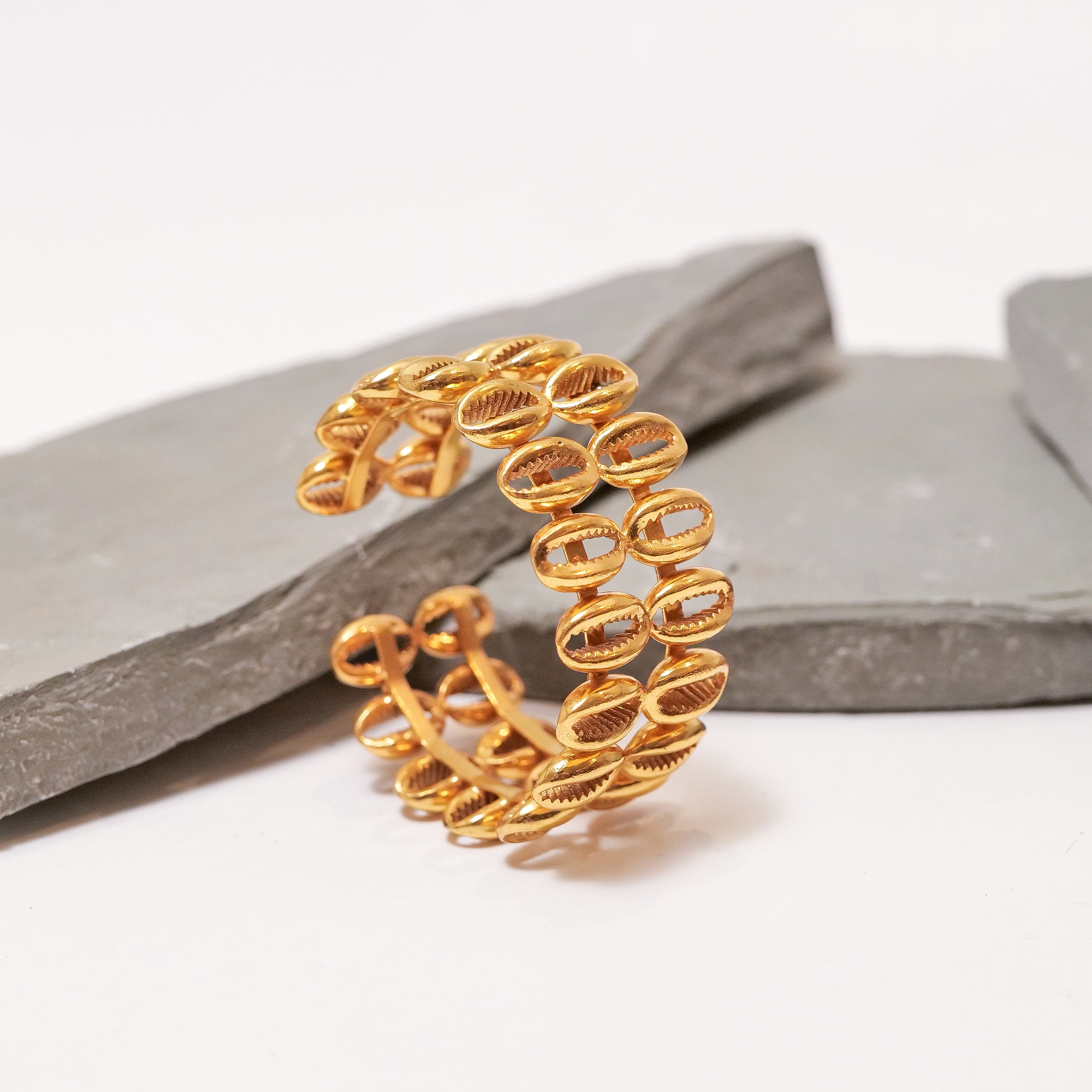 Auva Gold Shell Bracelet