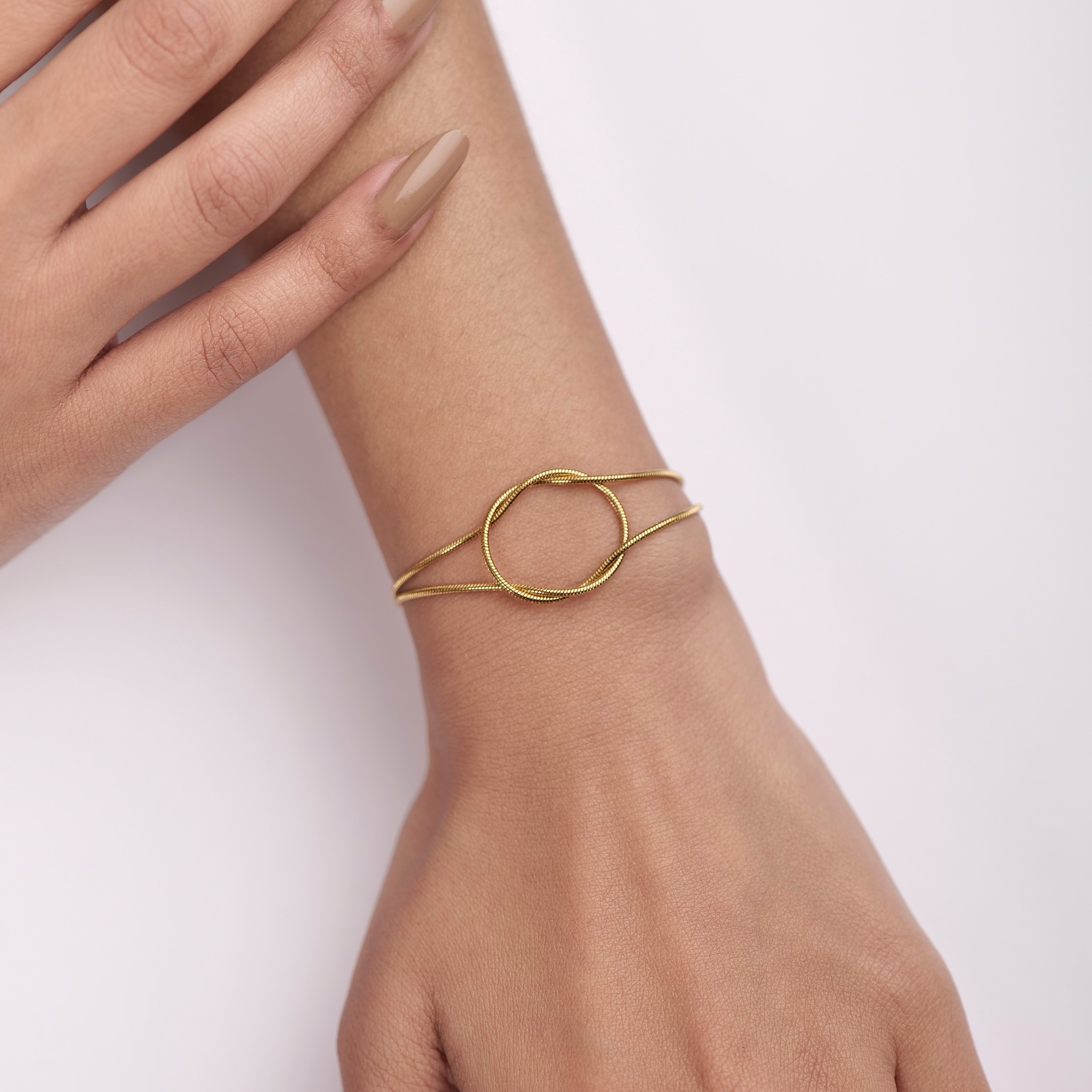 Zeta Infinity Knot Bracelet