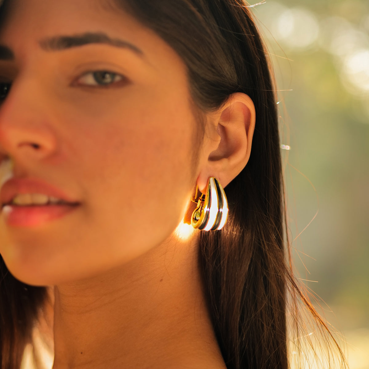 Thursday Hoops - earrings by Nashira