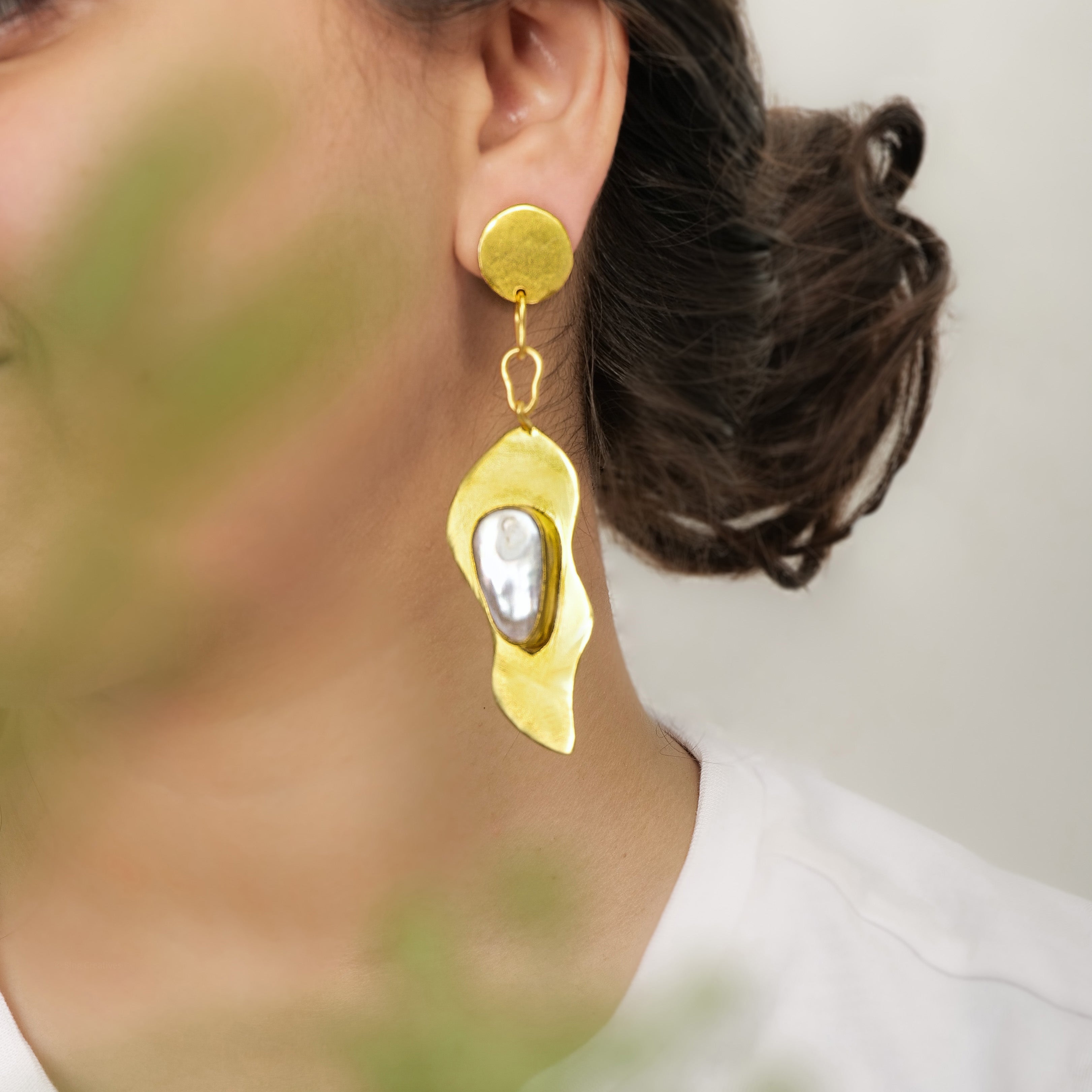 Gemma Pearl Abstract Earrings