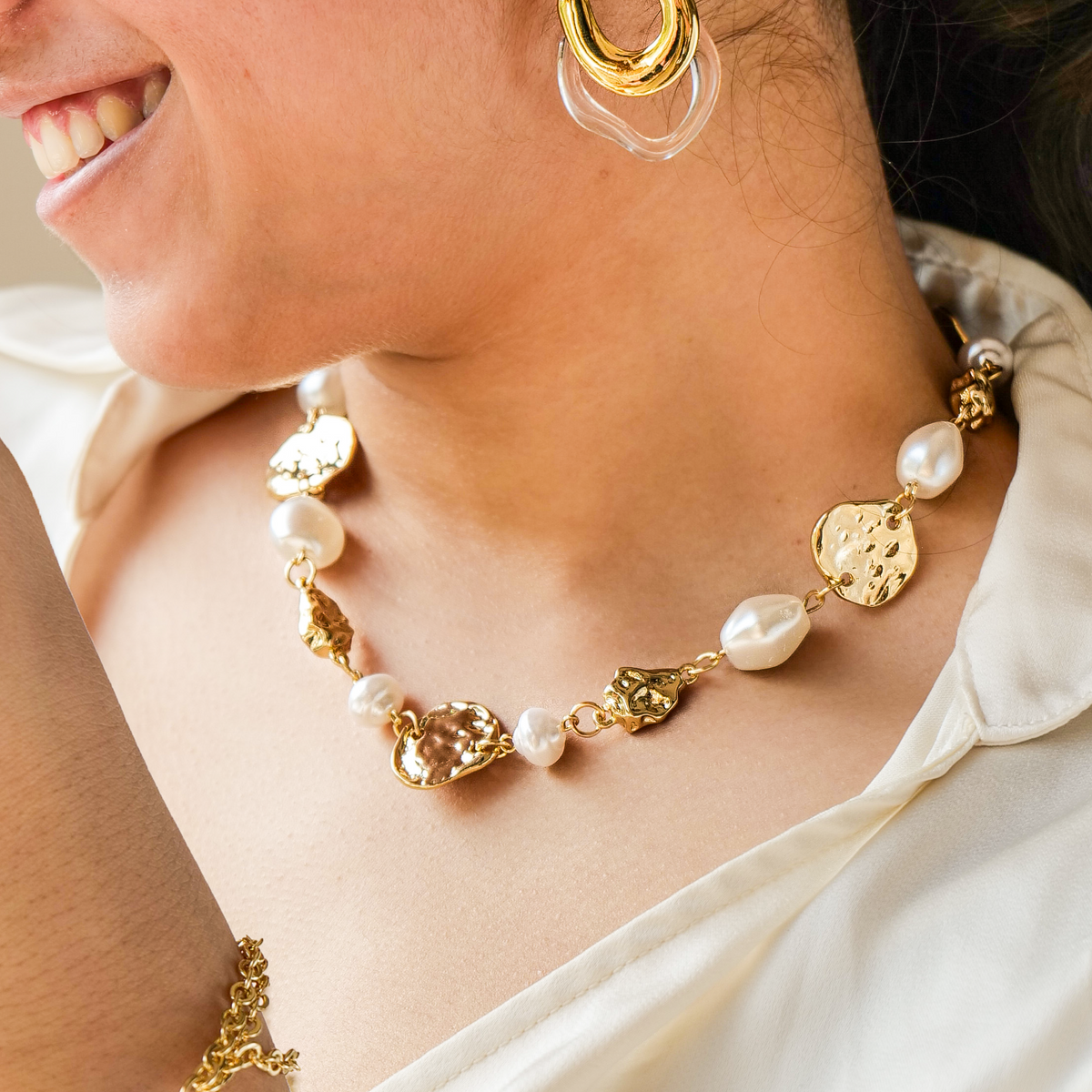 Pearl & Hammered Gold Disc Necklace - Stainless Steel necklace by Nashira
