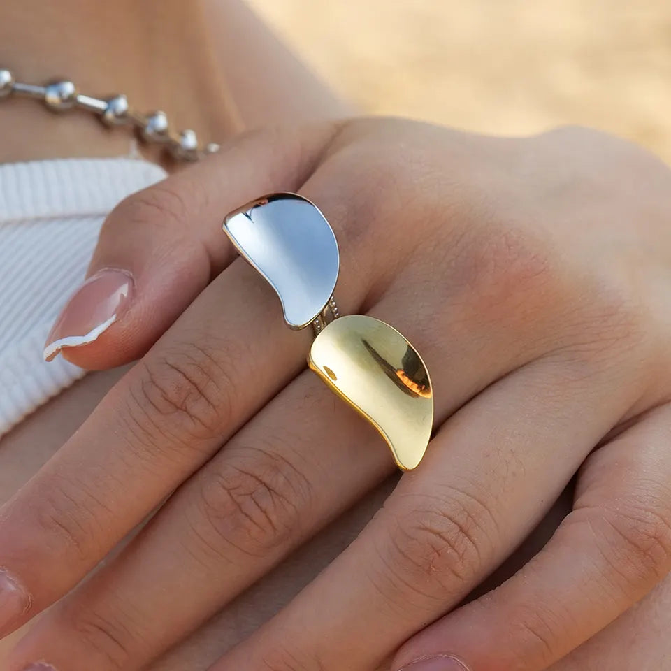 Zeta Bend Adjustable Ring